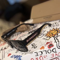 Burberry Sun Glasses 
