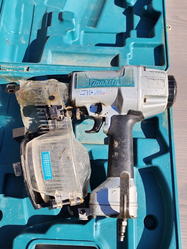 Makita Siding Coil Nailer