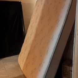Queen Size Mattress With Box Spring