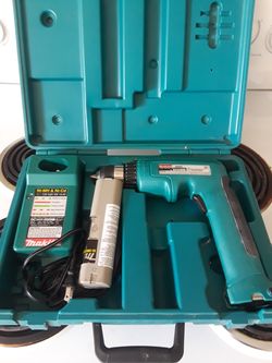 Makita drills need battery