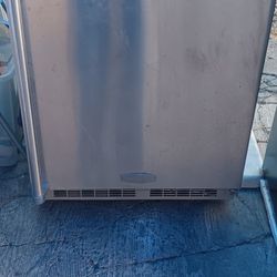 Marvel  Indoor/ Outdoor Refrigerator  Model MO24RAS