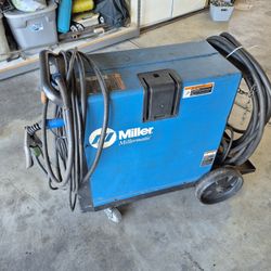 Miller 251 Mig Welder , Needs Mother Board.