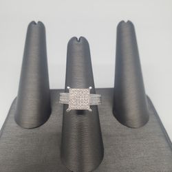 10kt White Gold Diamond Ring