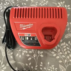 Milwaukee M12 Charger 