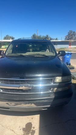 2004 black Chevy Tahoe