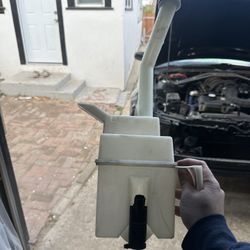 Mustang Gt Wiper Reservoir 