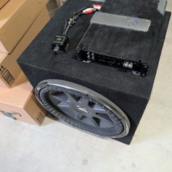 Kicker CompVX 15" Subwoofer 2000W + Soundstream 1000W Mono Amp & Box
