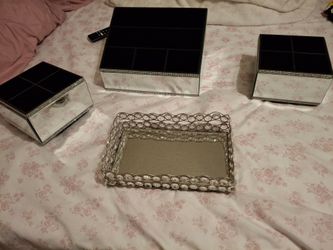 Mirrored iteams all for 25dls
