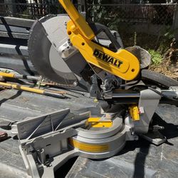 Double Bevel Sliding Compound Miller Saw 