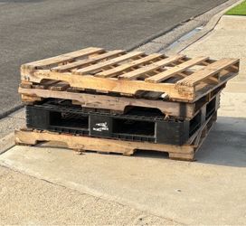 Free pallets….. 4 pallets