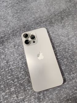 Vendo iphone 15 pro Max