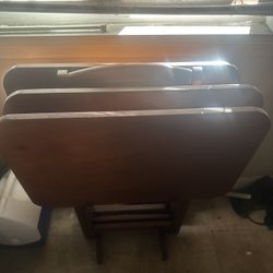 TV DINNER TRAY SET (4)