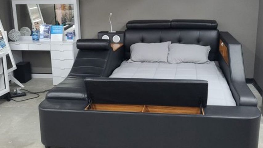 Queen Size Transformer Bed🖤🖤 Finance Available👍 $39 Down Payment