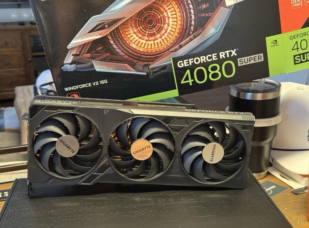 Gigabyte GeForce RTX 408O Super
Windforce V2 16GB Graphics Card