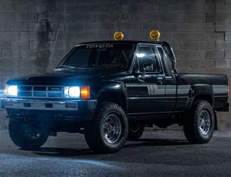1986 To 1992 TOYOTA PICKUP TRUCK GLASS OEM STYLE LED HEADLIGHTS