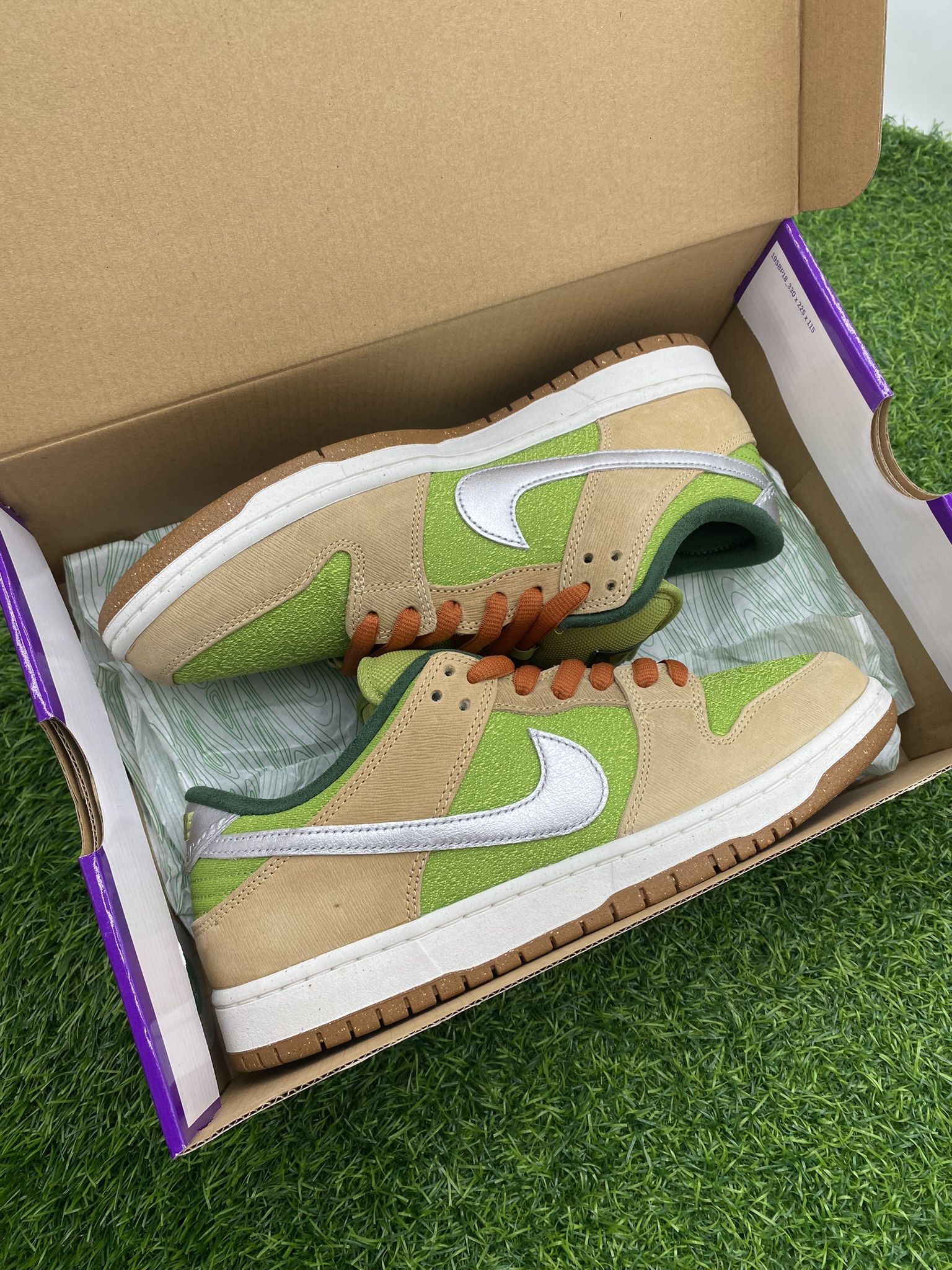 New Nike Dunk Low SB “Escargot” Size 9.5M