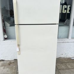 GE Refrigerator 