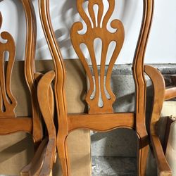 FREE 2 Chairs 