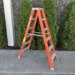 Louisville 6’ Fiberglass Twin Step Ladder w/300lbs Load Capacity Type IA Duty Rating (FM1506)