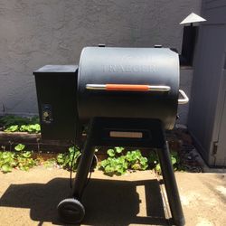 Traeger Renegade Pellet Grill/smoker