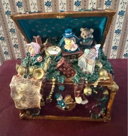 Windsor Collection Musical Treasure Box Christmas Music Box Tune: Toy Land