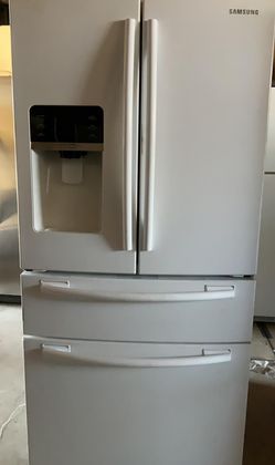 Samsung 4 Door  White Counter Depth Refrigerator Fridge

