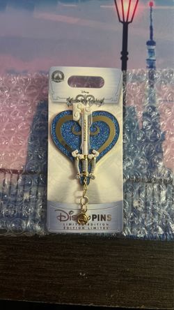 Kingdom hearts disney Hercules keyblade pin LE 4000 limited edition new June 6 of 12