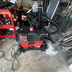 6 gal milwaukee vac