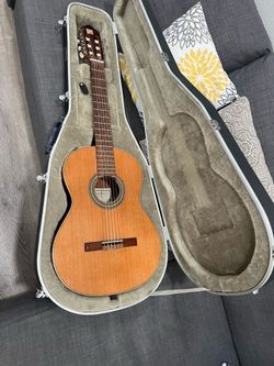Acoustic classical guitar,Alhambra C2