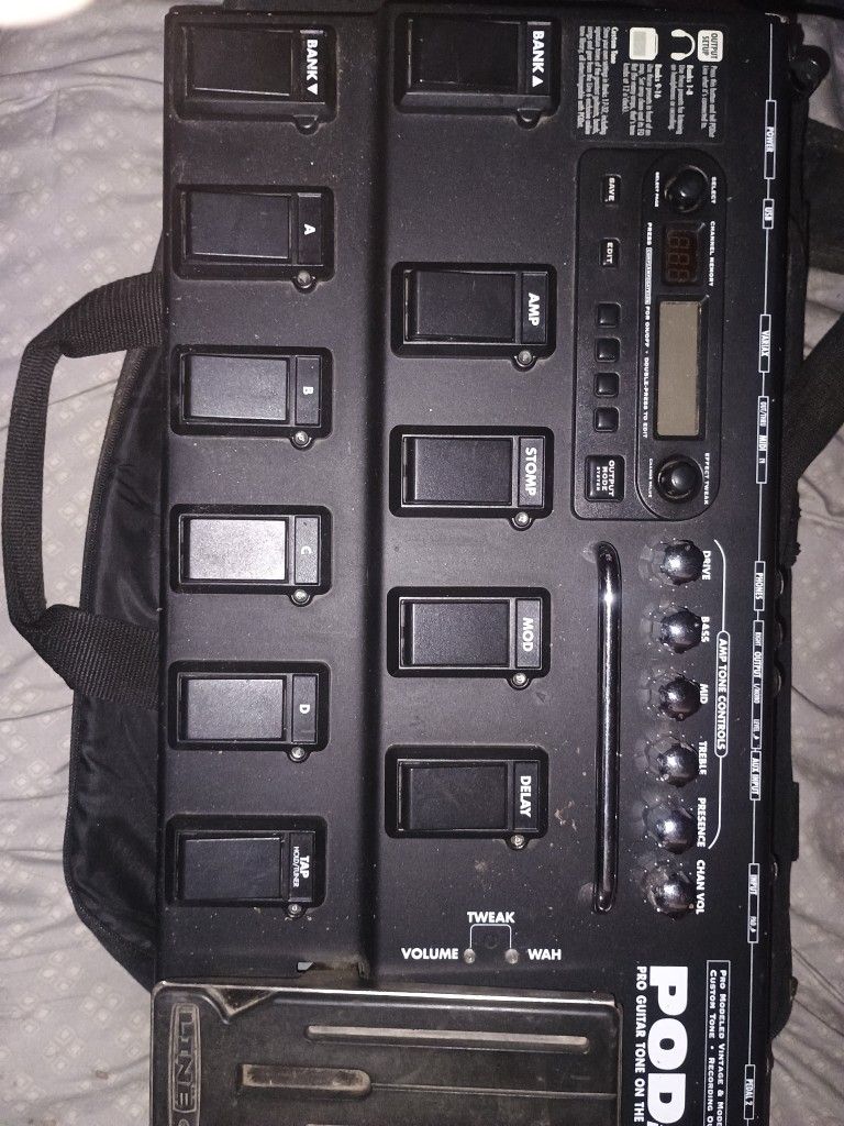 Multi Effects Pedal Box/ Guitar Amp