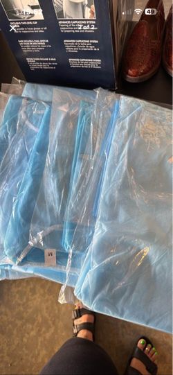 Blue Disposable Isolation Gowns – Size M (Pack)
