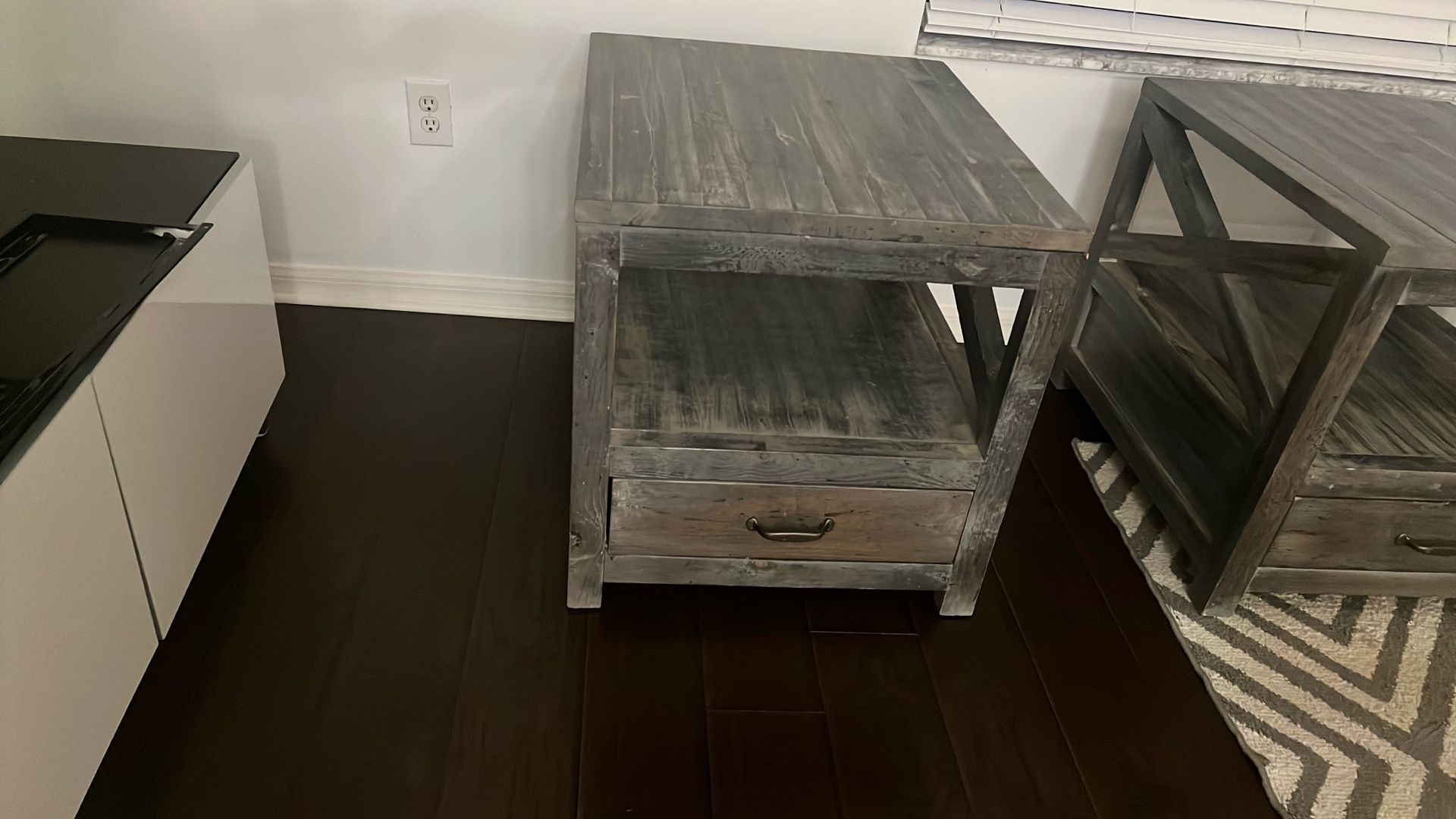 Nightstand with one drawer