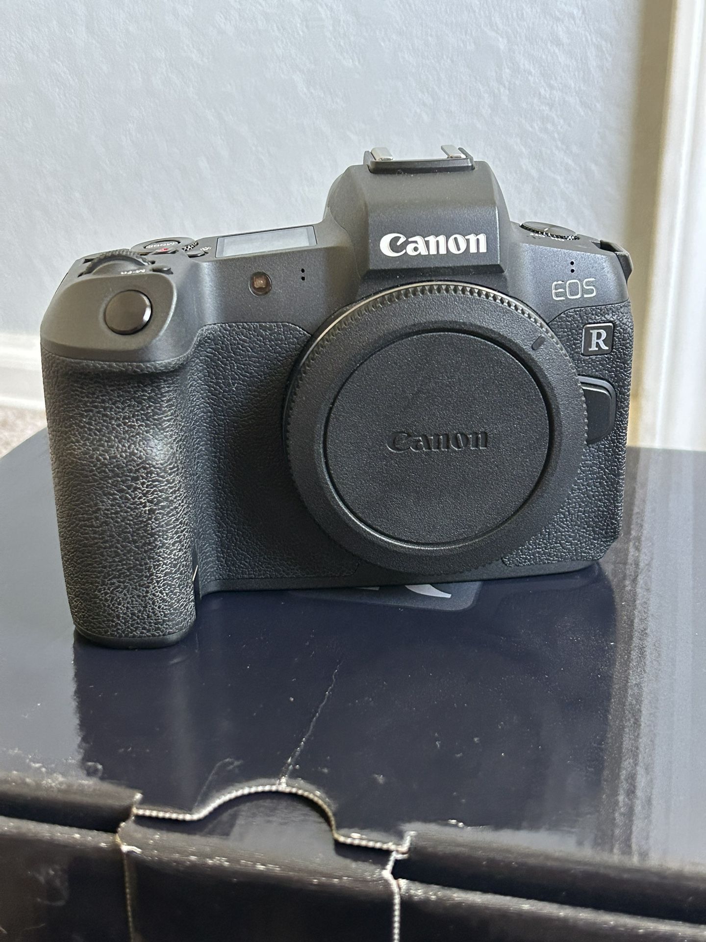 Canon EOS R Mirrorless Digital Camera 