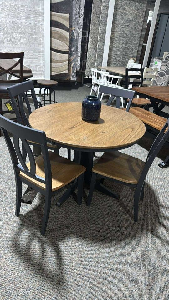 AP 🎉 5 Piece Dining Set// Fast Delivery & Financing