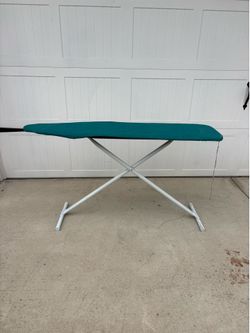 Light weight ironing board