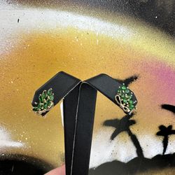 10k GREEN STONE EARRINGS 