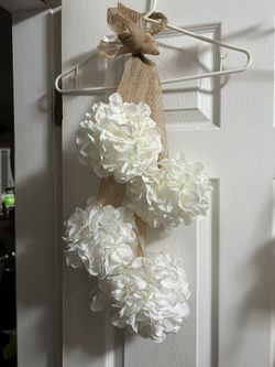 Flower And Burlap Decor 