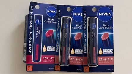 Nivea Rich Care & Color Lip Balm SPF 20 PA++
