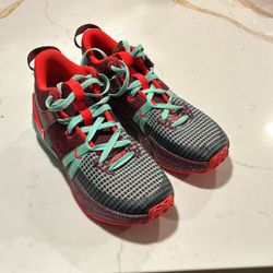 LeBron Witness Basketball Shoes