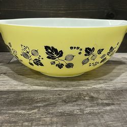 Vintage Pyrex Yellow And Black Gooseberry Cinderella Mixing Bowl 444