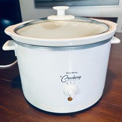 West Bend ‘The Crockery’ 6-Quart Crockery Cooker and Slow Cooker model  Hi-Lo Settings (#84306)