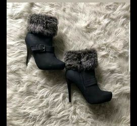 Fur heeled boots booties Size 6 New