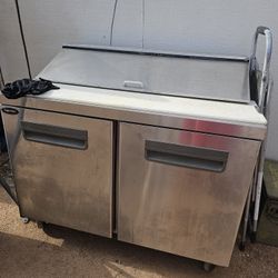 Commercial Refrigerated Sandwich 7 cubic feet.