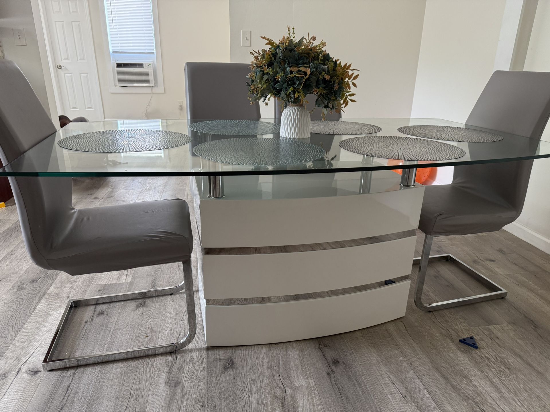 Tria White Rectangle Dining Table & 6 Tria White Side Chair
