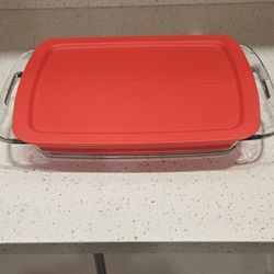PYREX. CASSEROLE. DISH. with. LID