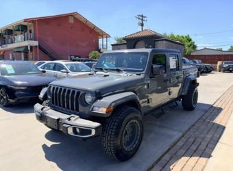 Grey Jeep Gladiator
