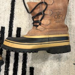 Men’s Sorel Caribou 6 Great Condition 