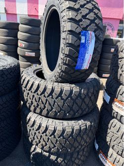 🚨🚘vendo set de llantas Lt 35x12.50 22 atlander Roverclaw
