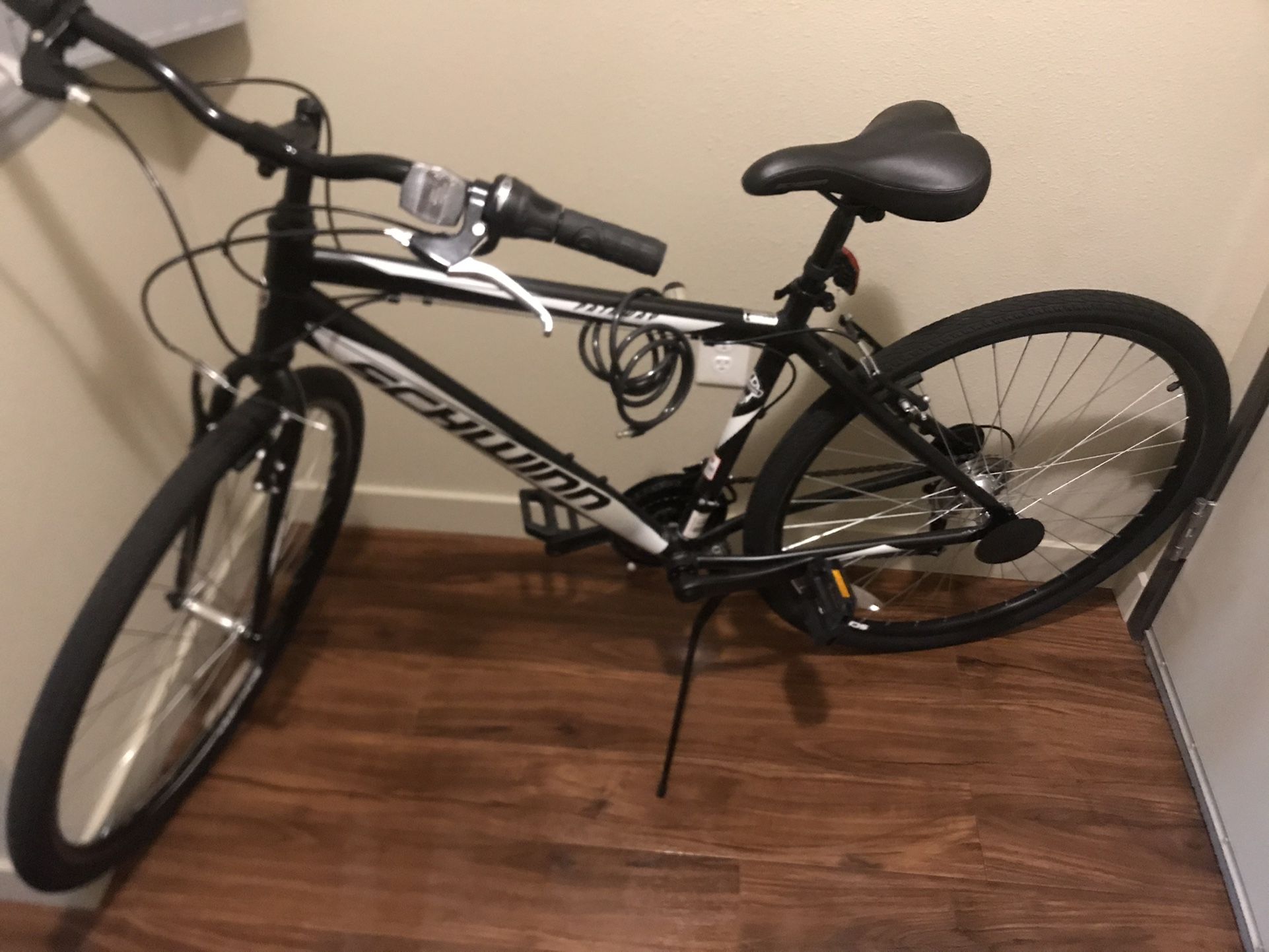 Schwinn Pathway Adult Multi-Use Bike, 18-speed, 700c wheels, Black/Silver