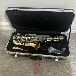 Selmer Aristocrat AS600 Alto Sax Saxophone with Case